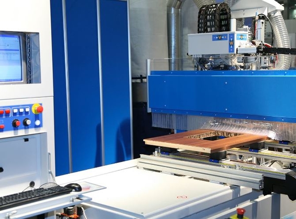 Anwendungsbeispiel: Holzindustrie Anwendungsbeispiel: Holzindustrie